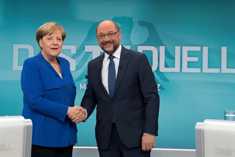 Merkel y Schulz alcanzan un acuerdo de gobierno en Alemania Merkel y Schulz alcanzan un acuerdo de gobierno en Alemania