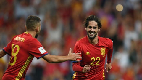 Isco celebra uno de sus goles con la selecci&oacute;n espa&ntilde;ola
