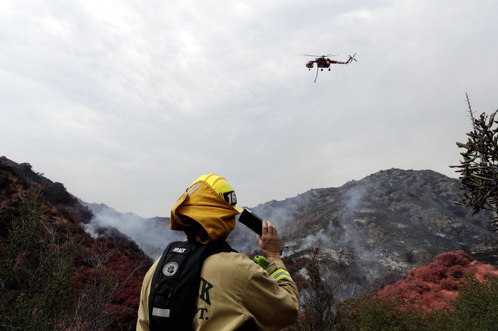 Más de 700 evacuados en el incendio más grande de la historia de Los Ángeles Más de 700 evacuados en el incendio más grande de la historia de Los Ángeles