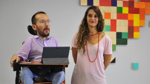 Pablo Echenique junto a Noelia Vera