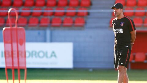 Diego Pablo Simeone en un partido contra el Atl&eacute;tico.