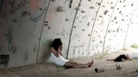 La asociación Apramp lanza una campaña contra la trata de mujeres:"Me sentia sucia, me sentia una mierda que no valía para nada" La asociación Apramp lanza una campaña contra la trata de mujeres:"Me sentía sucia, me sentia una mierda que no valía para nada"