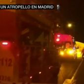 Dispositivo de Emergencias en el lugar del atropello de un menor en Madrid