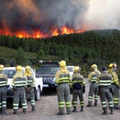 Un incendio originado en Portugal se acerca a la localidad de Latedo (Zamora)