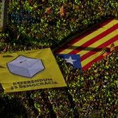Barcelona acoge una gran movilización independentista de apoyo al 1-O