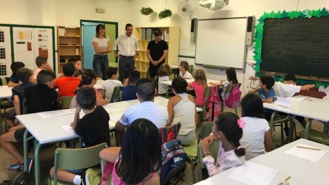 Carlos Gonz&aacute;lez en el colegio p&uacute;blico numero 37 de San Ant&oacute;n