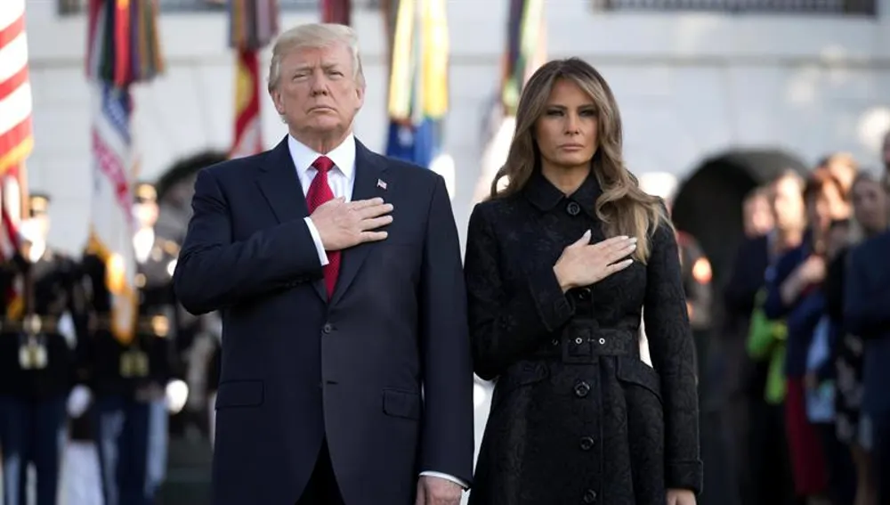 Donald Trump y Melania Trump durante el momento de silencio en recuerdo de las víctimas del 11-S