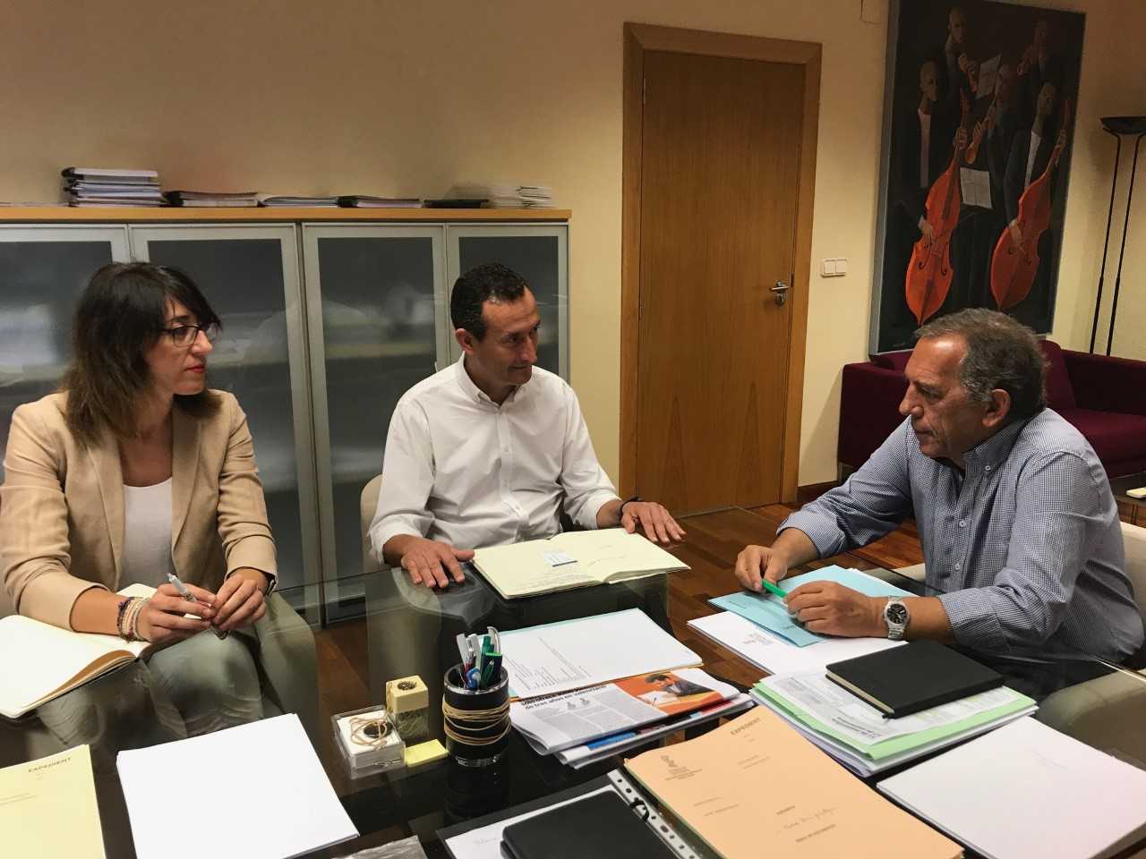 Educación prioriza para 2018 el instituto número 11 y la ampliación de los colegios de Las Bayas y La Paz de Torrellano Educación prioriza para 2018 el instituto número 11 y la ampliación de los colegios de Las Bayas y La Paz de Torrellano