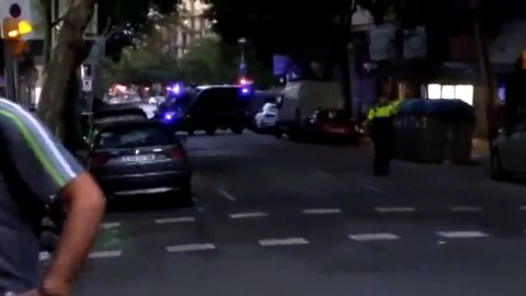 Los Mossos acordonan el entorno de la Sagrada Familia en el marco de una operaci&oacute;n antiterrorista 