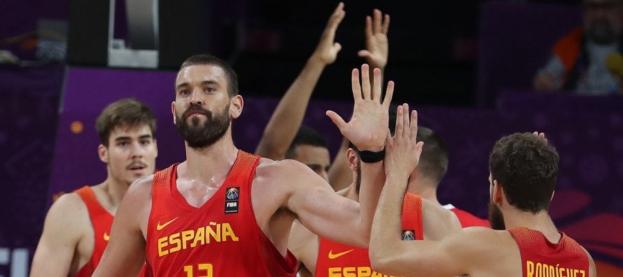 Marc Gasol celebra con sus compañeros una canasta ante Alemania Marc Gasol celebra con sus compañeros una canasta ante Alemania