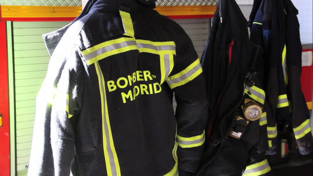 Los bomberos de Madrid se manifestarán este martes para pedir más efectivos y la intervención directa de Carmena Los bomberos de Madrid se manifestarán este martes para pedir más efectivos y la intervención directa de Carmena