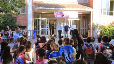 La conselleria ultima les seves compet&egrave;ncies per a l&acute;aulari del Carles Sarthou Prop de 7.500 alumnes s&acute;han incorporat a les aules dels col-legis de Vila-real. 