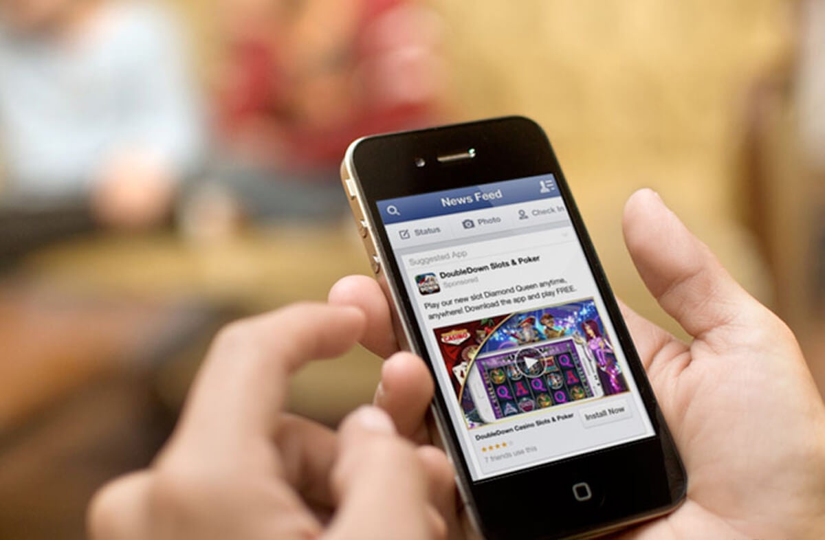 Francia quiere que los menores de 16 años necesiten consentimiento parental para abrir un perfil en Facebook y otras redes Francia quiere que los menores de 16 años necesiten consentimiento parental para abrir un perfil en Facebook y otras redes