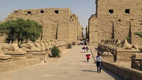 Egipto ha anunciado el descubrimiento de nuevas tumbas faraónicas en la ciudad monumental de Luxor Egipto ha anunciado el descubrimiento de nuevas tumbas faraónicas en la ciudad monumental de Luxor