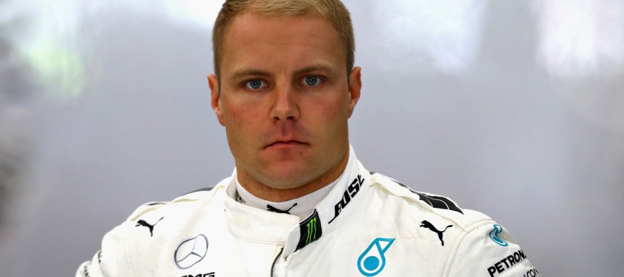 Valtteri Bottas, pensativo antes de una carrera con Mercedes Valtteri Bottas, pensativo antes de una carrera con Mercedes