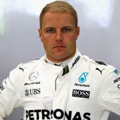 Valtteri Bottas, pensativo antes de una carrera con Mercedes
