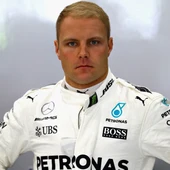 Valtteri Bottas, pensativo antes de una carrera con Mercedes Valtteri Bottas, pensativo antes de una carrera con Mercedes