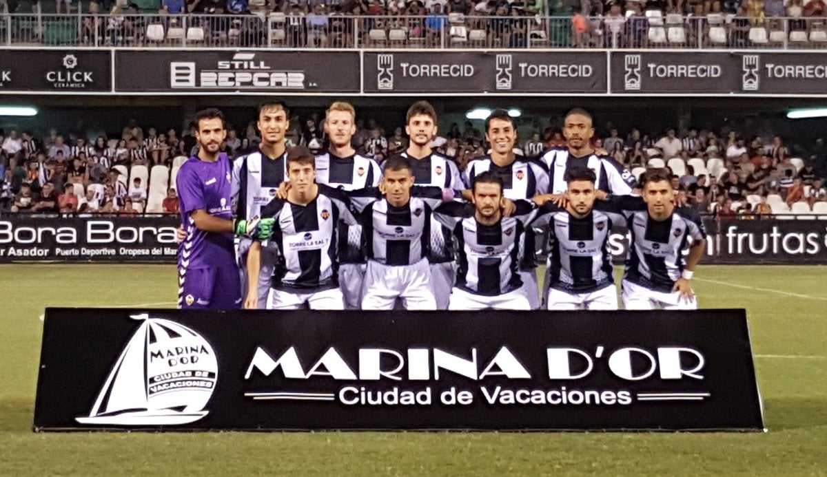 Los jugadores del CD Castellón visitan la exposición Dinosaurs Tour en Marina d´Or Los jugadores del CD Castellón visitan la exposición Dinosaurs Tour en Marina d´Or