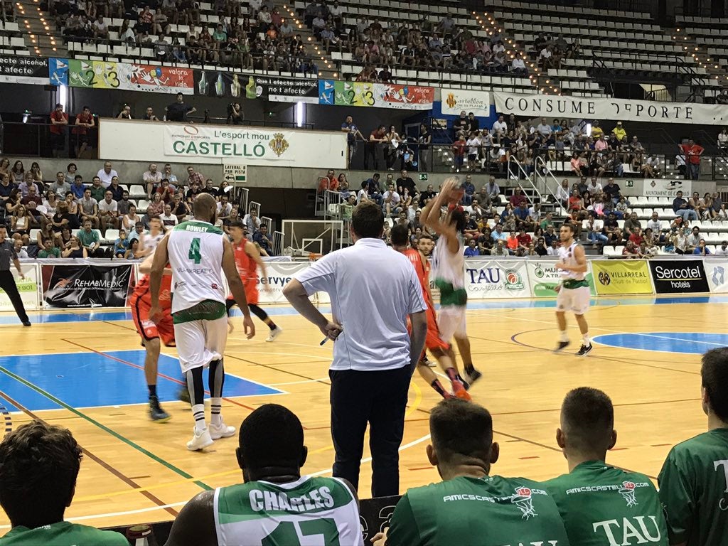 Tau se presenta a lo grande Tau se presenta a lo grande