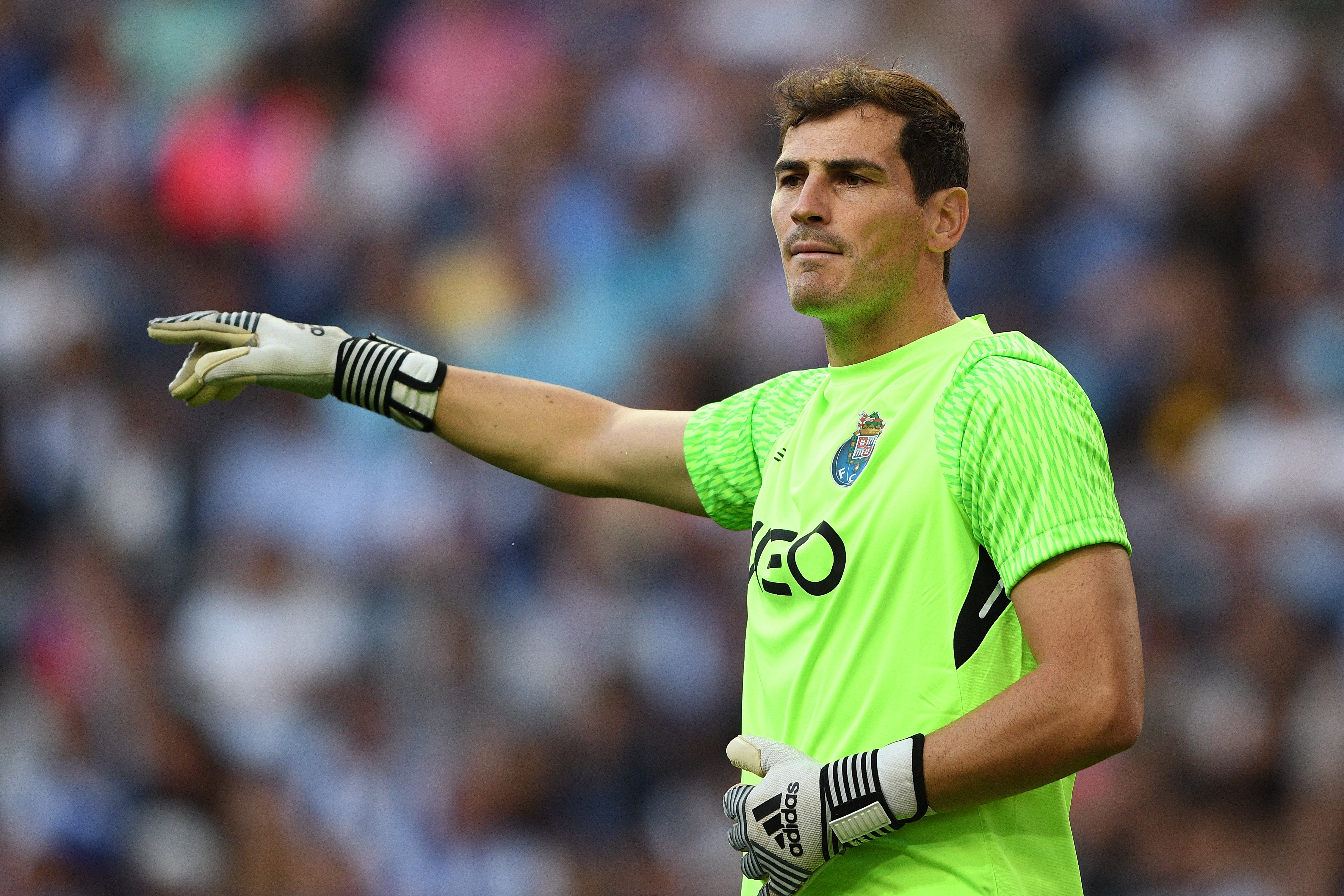 Iker Casillas renueva por una temporada con el Oporto Iker Casillas renueva por una temporada con el Oporto