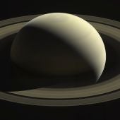 Imagen captada por la sonda Cassini que muestra el planeta Saturno