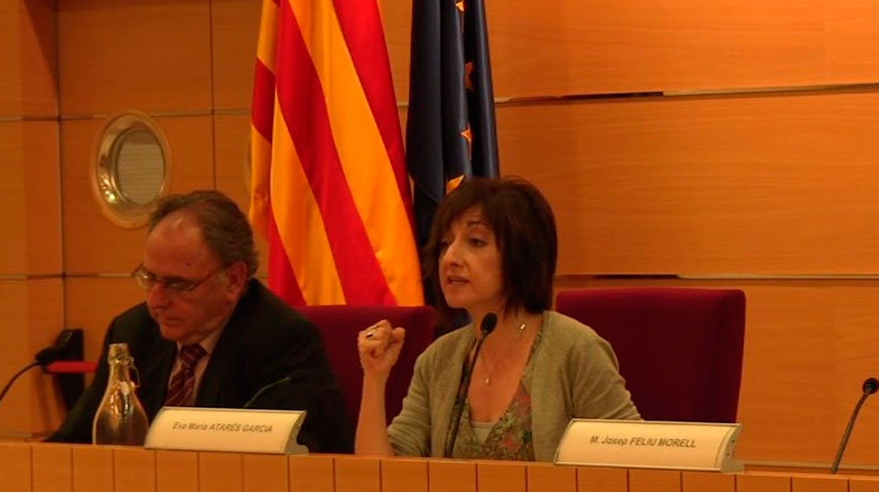 Eva Atares, jueza: "El Parlament tiene su base en la Constitución, no puede situarse al margen de ella" Eva Atares, jueza: "El Parlament tiene su base en la Constitución, no puede situarse al margen de ella"