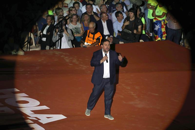 Junqueras: "ante "amenazas" de Estado hay que responder con firmeza" Junqueras: "ante "amenazas" de Estado hay que responder con firmeza"