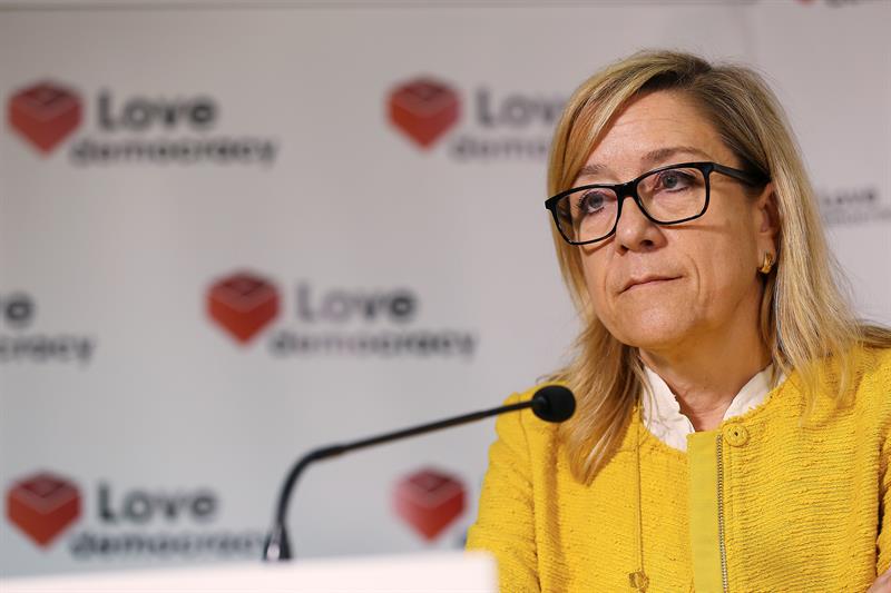 La Fiscalía se querella contra las asociaciones de municipios por promover el referéndum del 1-O La Fiscalía se querella contra las asociaciones de municipios por promover el referéndum del 1-O