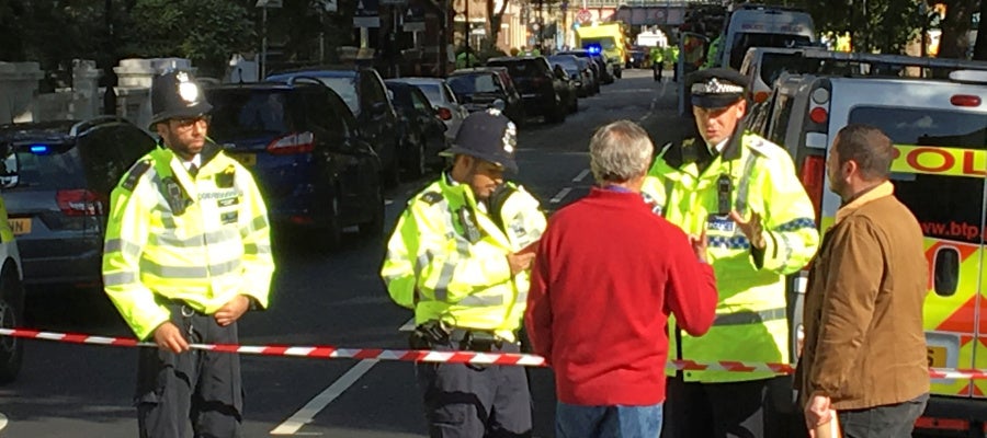 El cordón policial de la policía Metropolitana de Londres El cordón policial de la policía Metropolitana de Londres