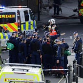 El despliegue policial tras la explosión en el metro de Londres