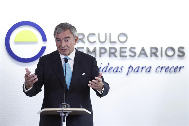 Vega de Seoane explica la brecha salarial porque la mujer decide trabajar menos: "Les gusta dedicarse a sus hijos" Vega de Seoane explica la brecha salarial porque la mujer decide trabajar menos: "Les gusta dedicarse a sus hijos"