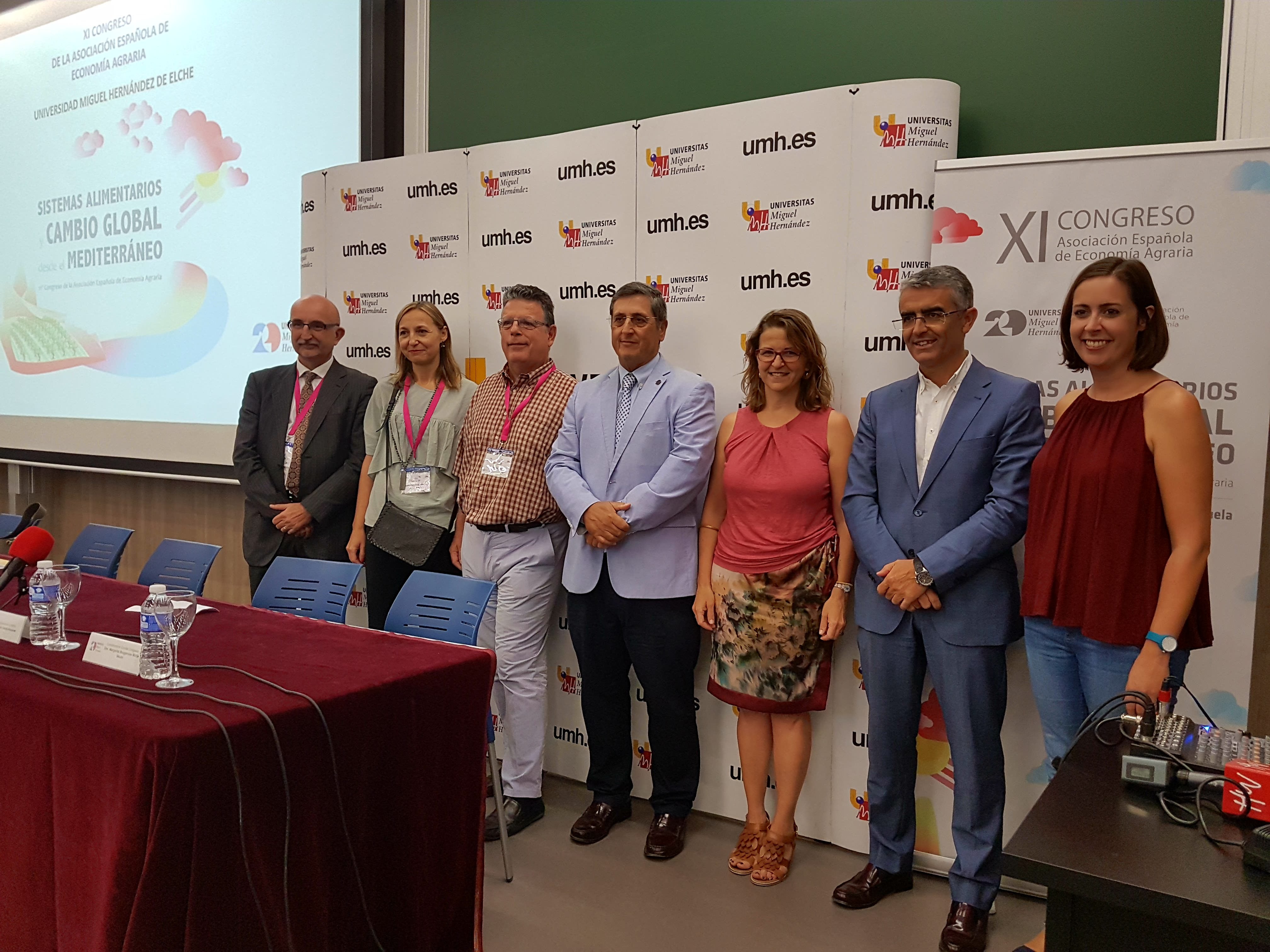 Elena Cebrián: "La agricultura ha de adaptarse al cambio climático pero también puede ofrecer soluciones" Elena Cebrián: "La agricultura ha de adaptarse al cambio climático pero también puede ofrecer soluciones"