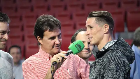 José Ramón de la Morena con Fernando Torres en el Wanda. José Ramón de la Morena con Fernando Torres en el Wanda.