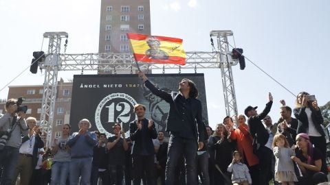 Familiares y amigos de &Aacute;ngel Nieto durante el homenaje al campe&oacute;n mundial de motociclismo