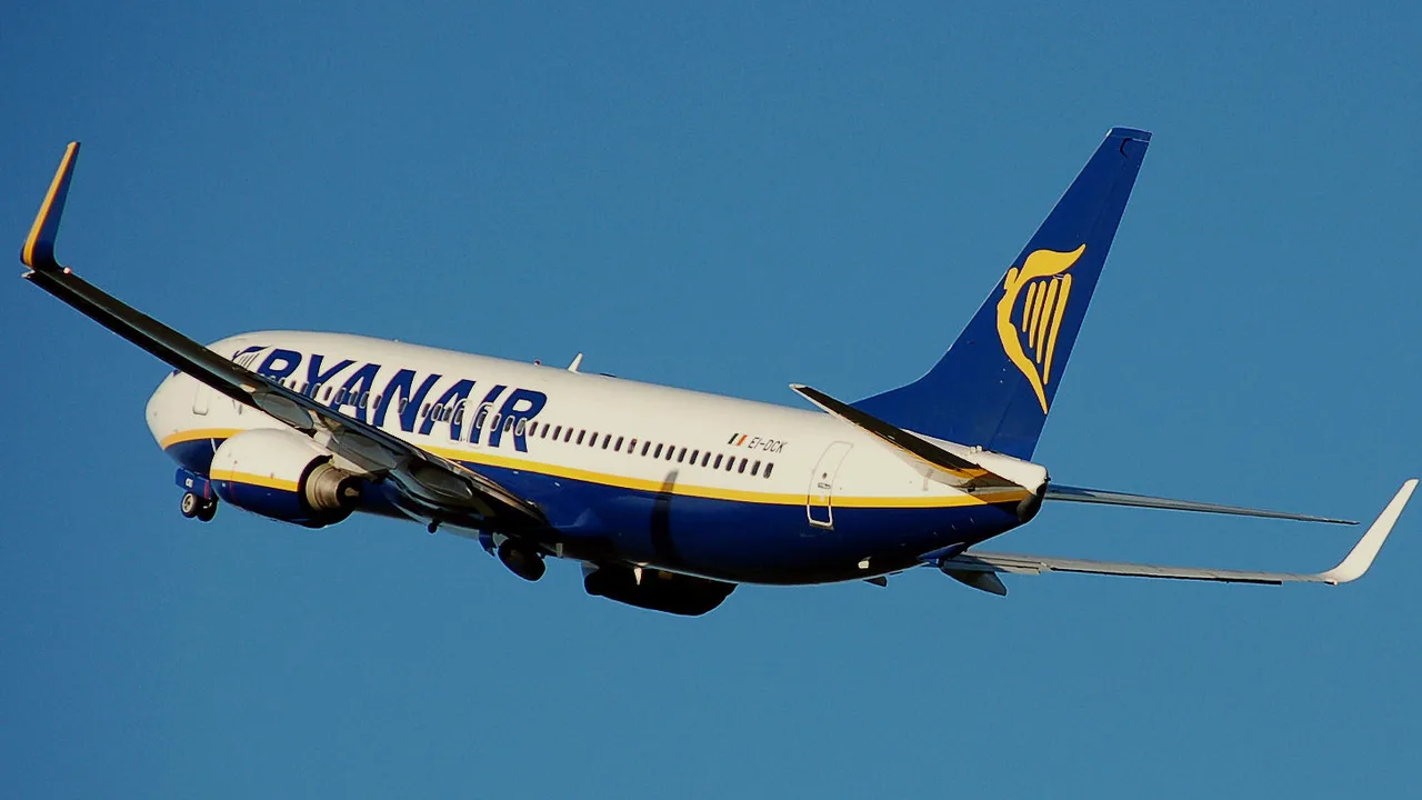 Ryanair cancela 126 vuelos en España hasta octubre tras los problemas de  organización internos | Onda Cero Radio