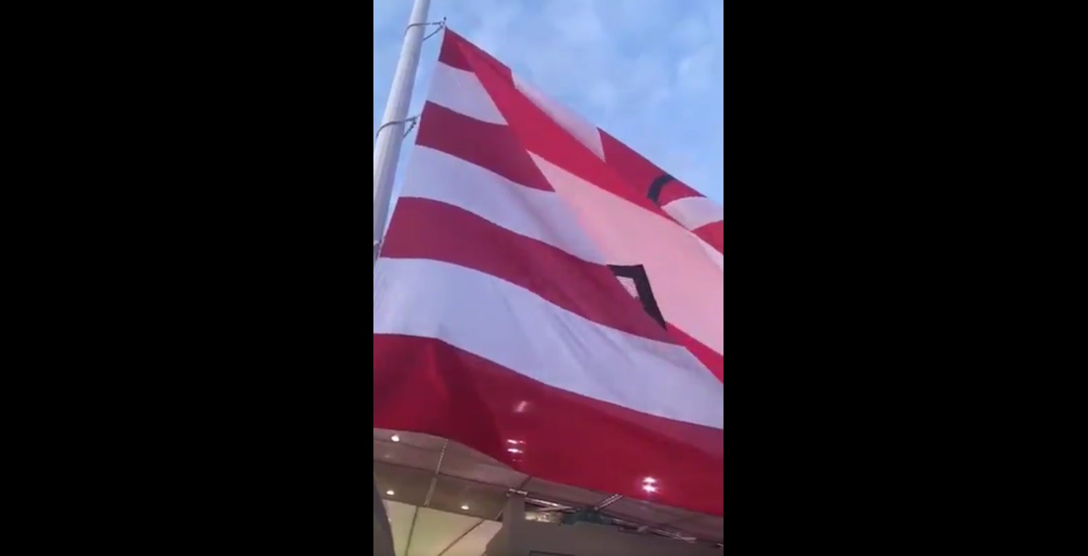 Mofas en las redes sociales con el fallido izado de la bandera del Atlético en el Wanda Metropolitano Mofas en las redes sociales con el fallido izado de la bandera del Atlético en el Wanda Metropolitano