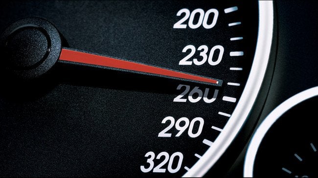 Detienen a un joven por grabarse conduciendo a 260 kilómetros y colgarlo en las redes sociales Detienen a un joven por grabarse conduciendo a 260 kilómetros y colgarlo en las redes sociales