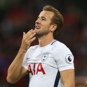 Harry Kane lamenta una ocasión fallada con el Tottenham