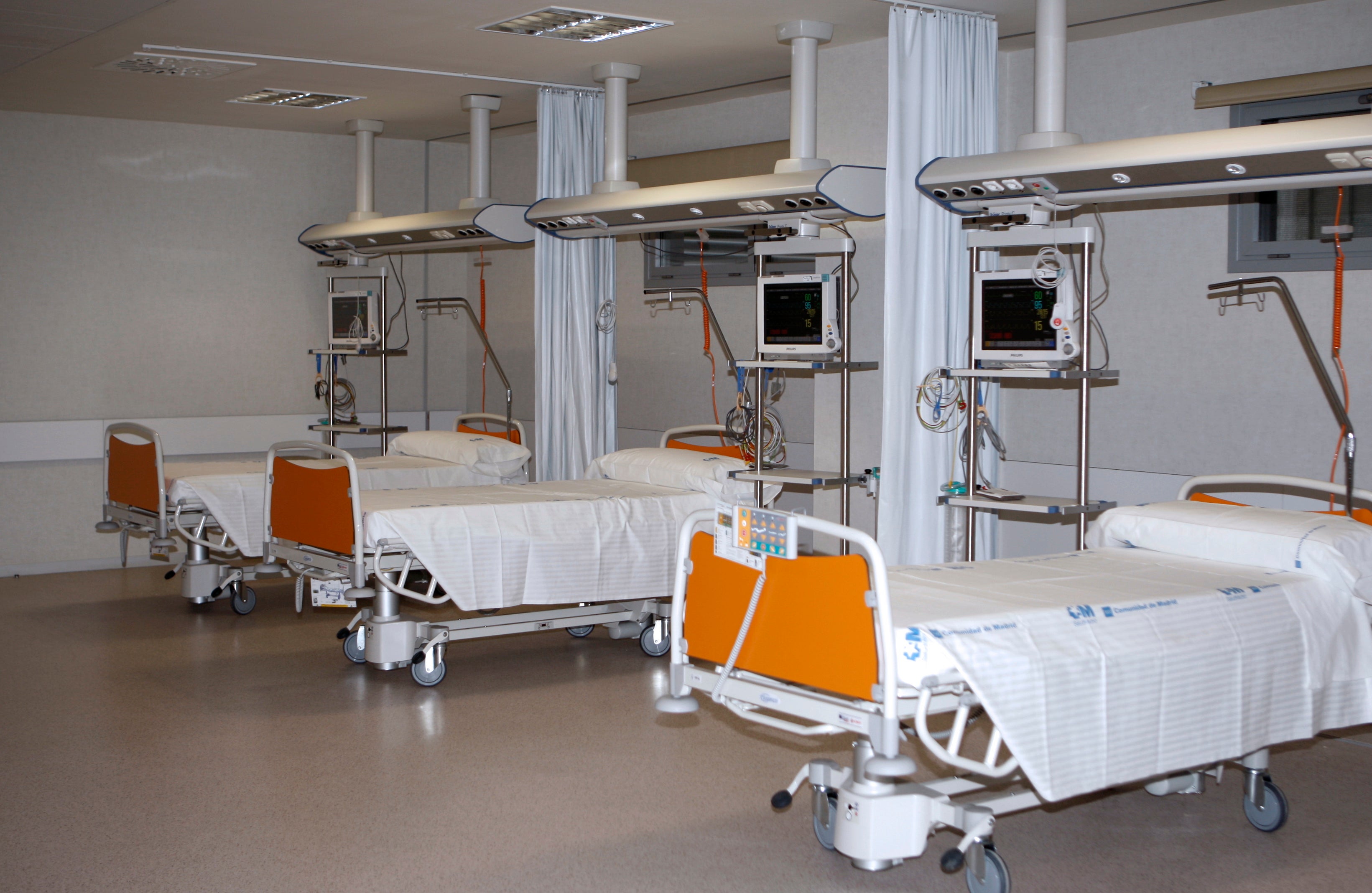 Hablamos con el cirujano autor del mensaje viral tras la queja de un paciente por compartir habitación Hablamos con el cirujano autor del mensaje viral tras la queja de un paciente por compartir habitación