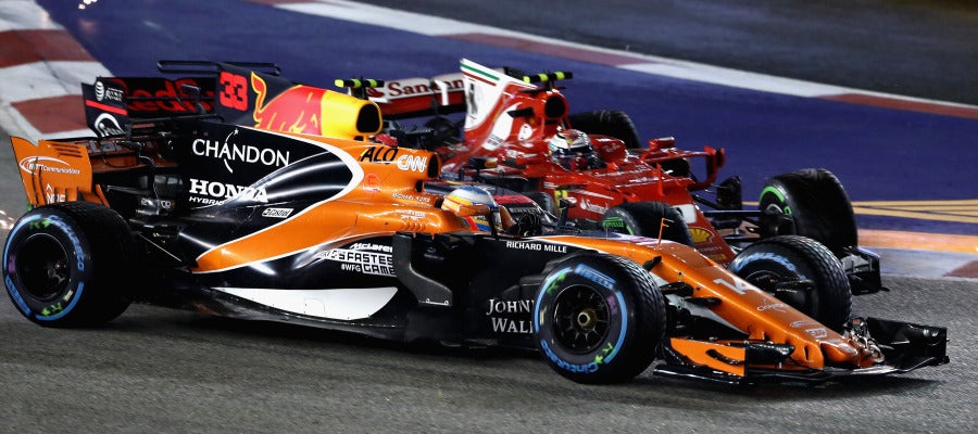 Fernando Alonso, embestido en la accidentada salida de Singapur Fernando Alonso, embestido en la accidentada salida de Singapur
