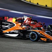 Fernando Alonso, embestido en la accidentada salida de Singapur Fernando Alonso, embestido en la accidentada salida de Singapur