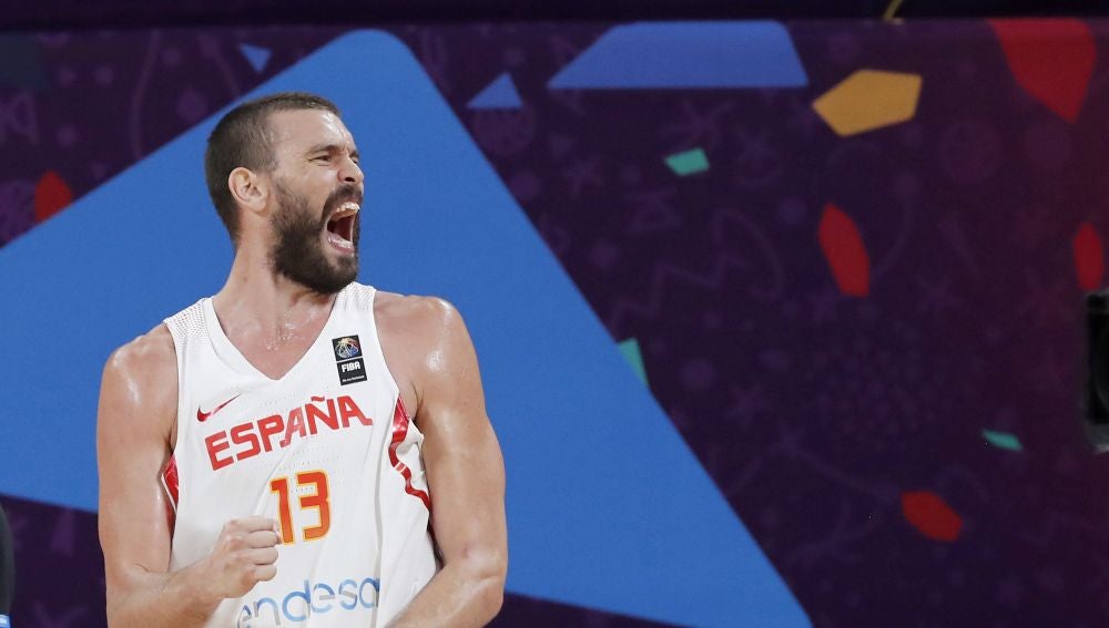 Marc Gasol celebra la victoria de la selección española de baloncesto