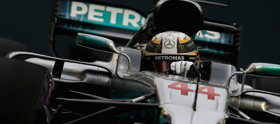 Lewis Hamilton, en su monoplaza Lewis Hamilton, en su monoplaza