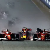 Accidente entre Raikkonen, Vettel y Verstappen Accidente entre Raikkonen, Vettel y Verstappen