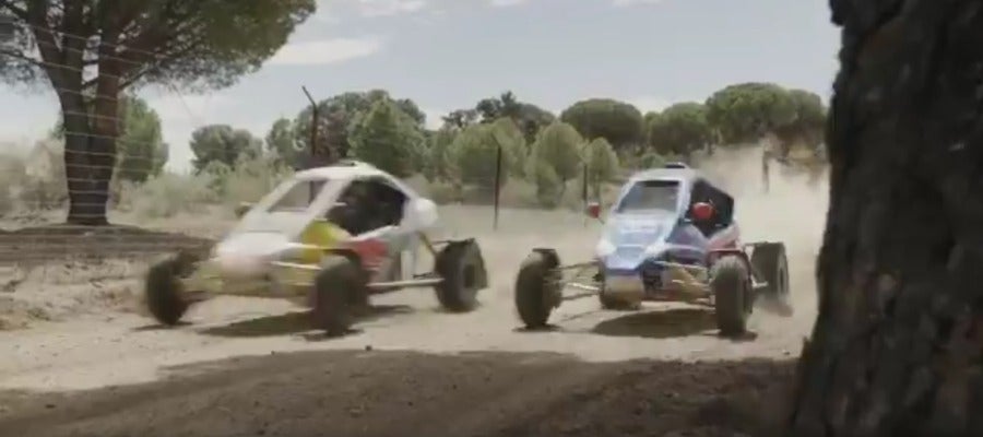 Carlos Sainz padre e hijo, compitiendo en una carrera Carlos Sainz padre e hijo, compitiendo en una carrera