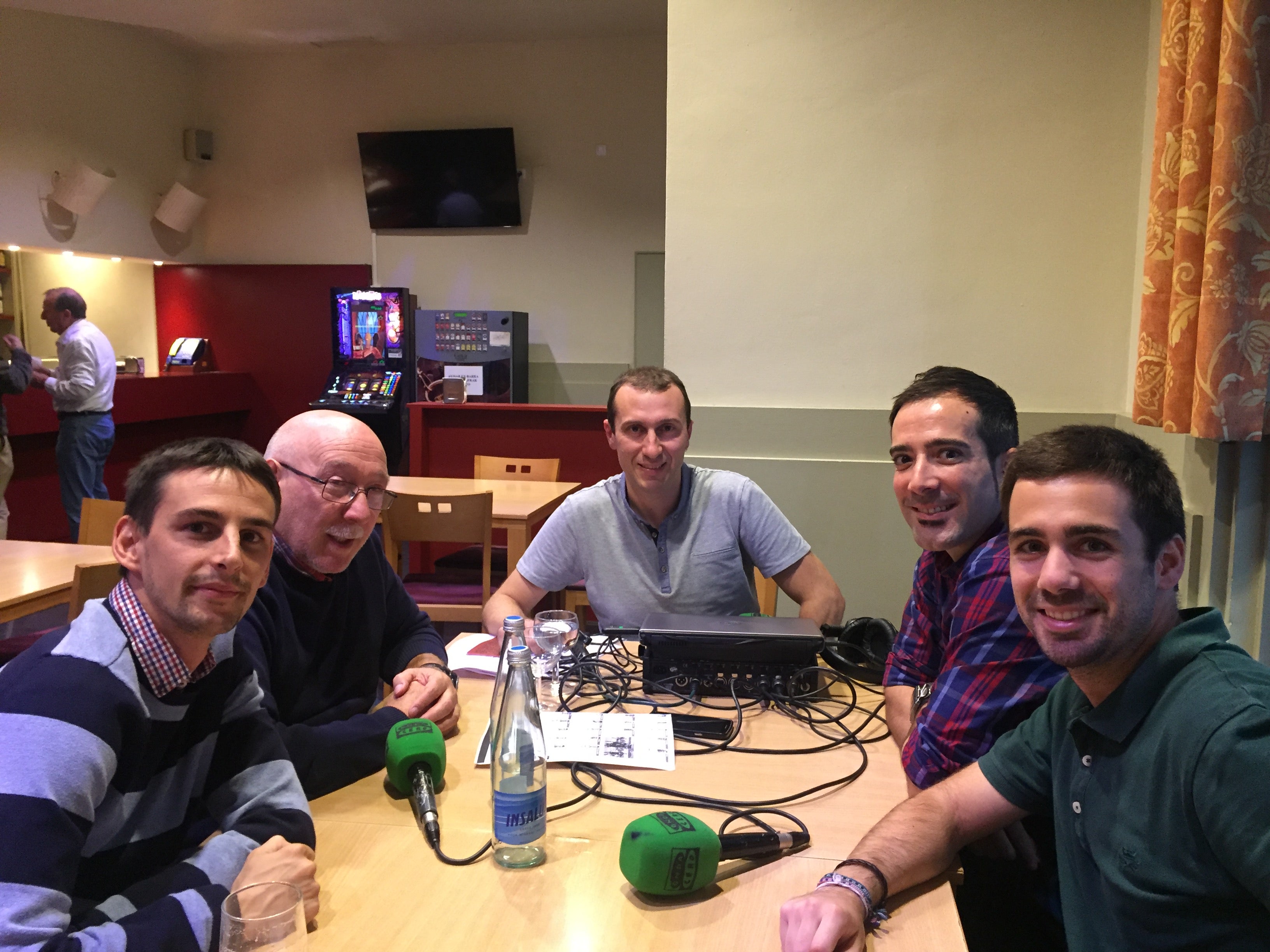 De tu blusa y tu bandera. 22/09/2017 De tu blusa y tu bandera. 22/09/2017