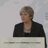 May dice que Reino Unido quiere un período de transición de dos años tras el brexit