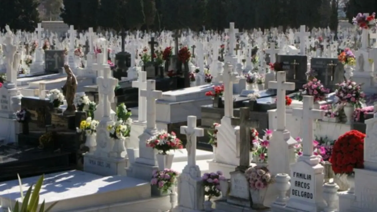 Cementerio de Sevilla, donde está enterrado el padre de la demandante Cementerio de Sevilla, donde está enterrado el padre de la demandante