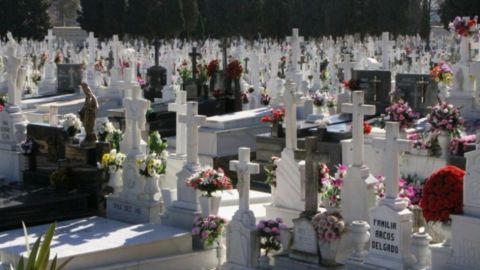Cementerio de Sevilla, donde est&aacute; enterrado el padre de la demandante.