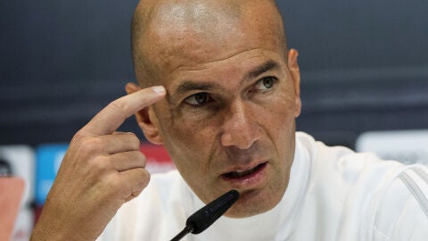 Zidane durante la rueda de prensa